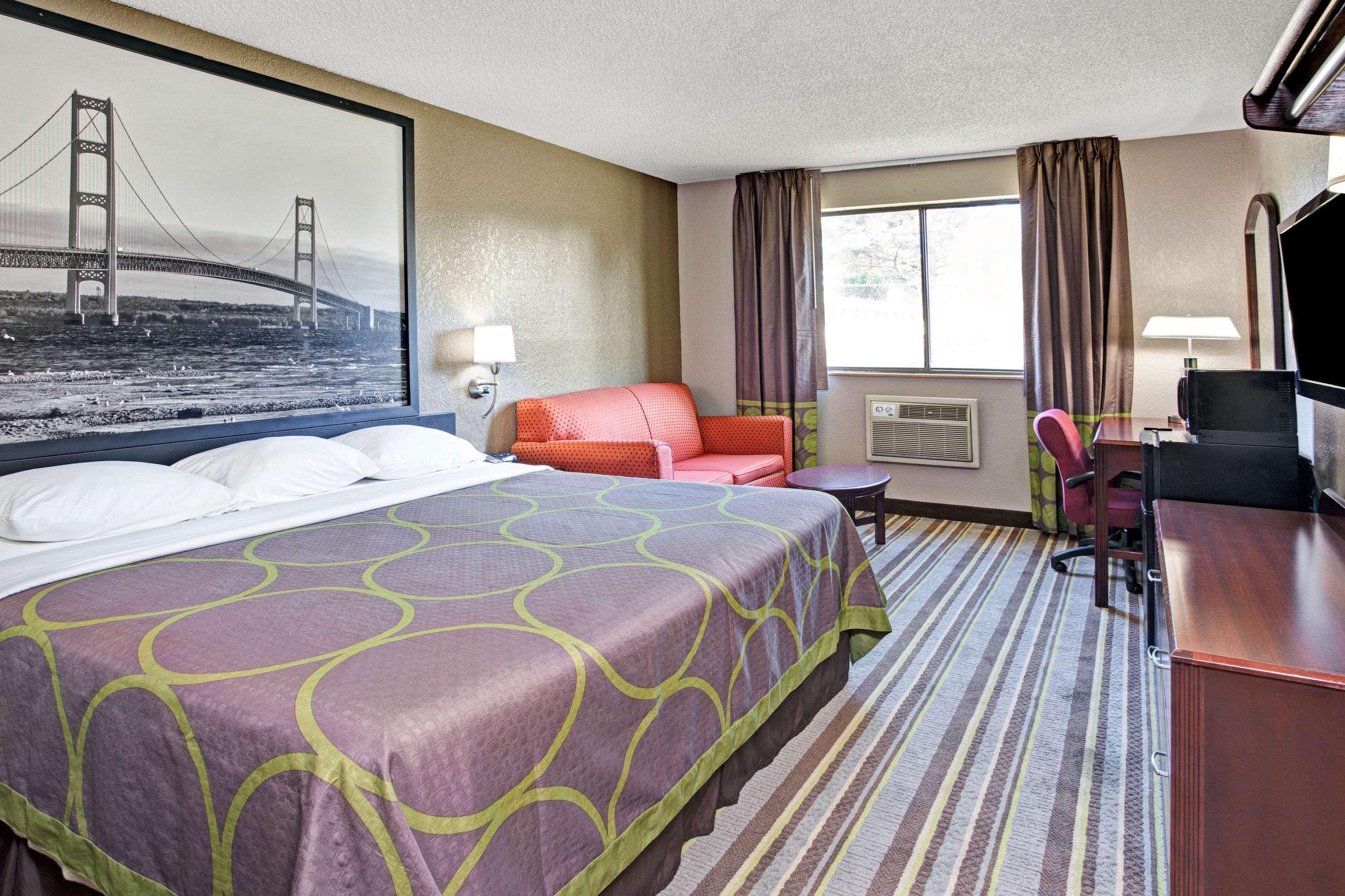 Super 8 By Wyndham Roseville/Detroit Area Exterior foto